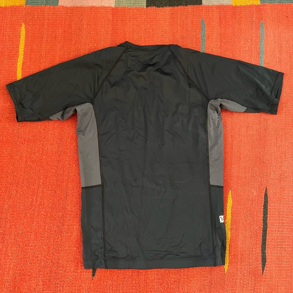 Buell Surf 50 SPF Medium Rash Guard - Picture 2 of 4